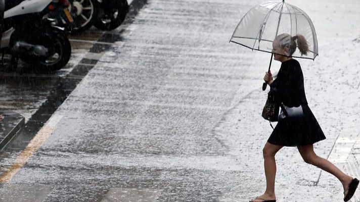 El tiempo - Chubascos o tormentas que podrían ser localmente fuertes en la Comunidad Valenciana, Cataluña, Baleares y áreas próximas.
