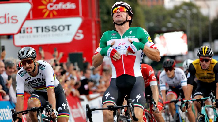 Vuelta 2018 | Viviani gana al 'sprint' el paseo de gloria de Yates por Madrid