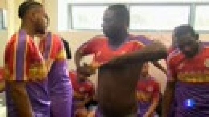 Telediario 1 - El Clapton, de la regional inglesa, causa sensación con su camiseta-homenaje a las Brigadas Internacionales