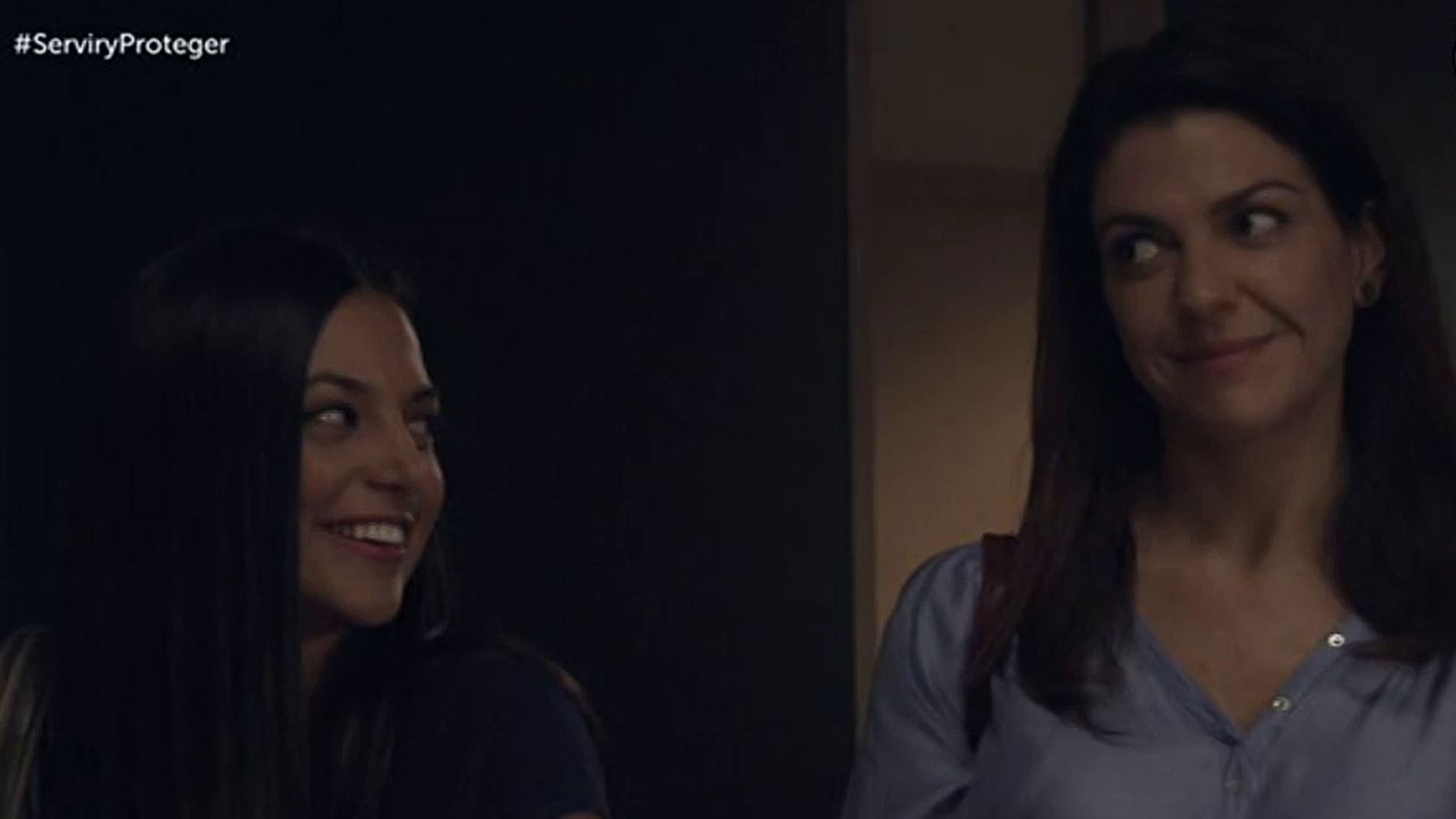 Servir y Proteger - Lola, celestina de Espe y Fede