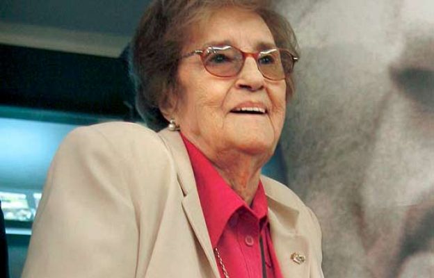  - Muere Corín Tellado