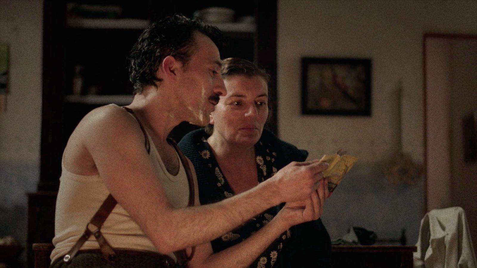 Cuéntame cómo pasó - Así ocultó Hermina a Don Samuel, el maestro republicano