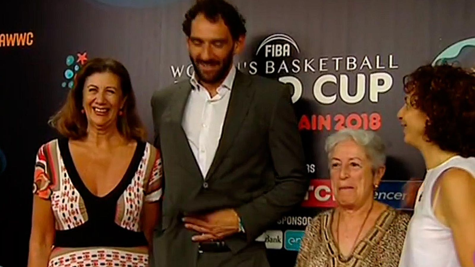 La Copa del Mundo, un homenaje a las pioneras del baloncesto femenino | Ver
