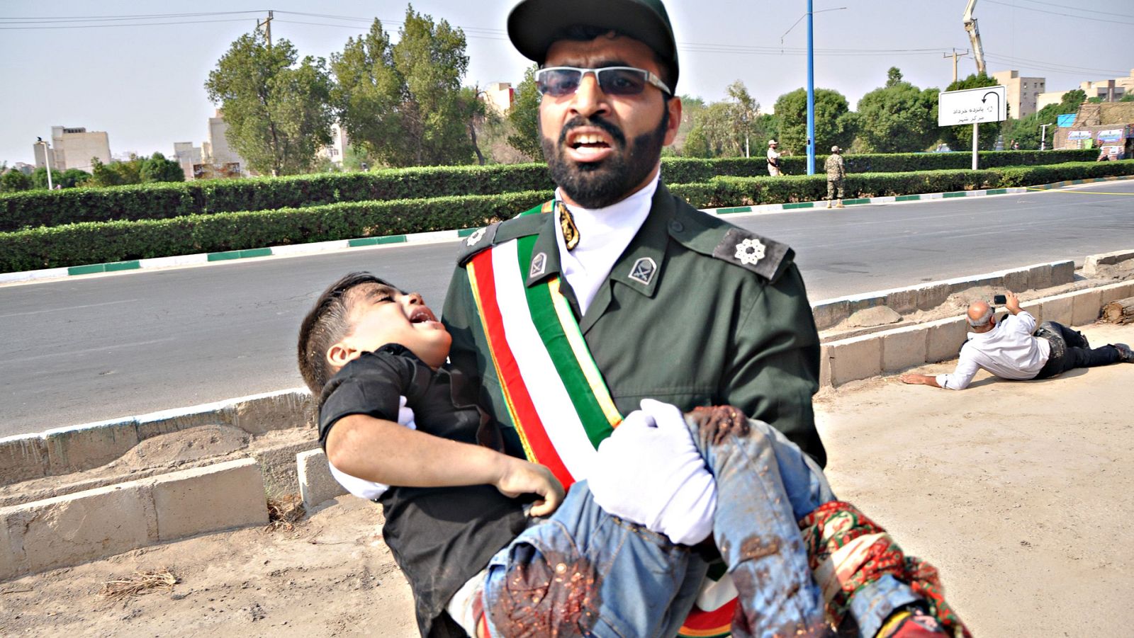 Ataque terrorista contra un desfile militar en Irán