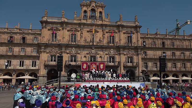 Comitiva acadmica con motivo del VIII centenario de la USAL