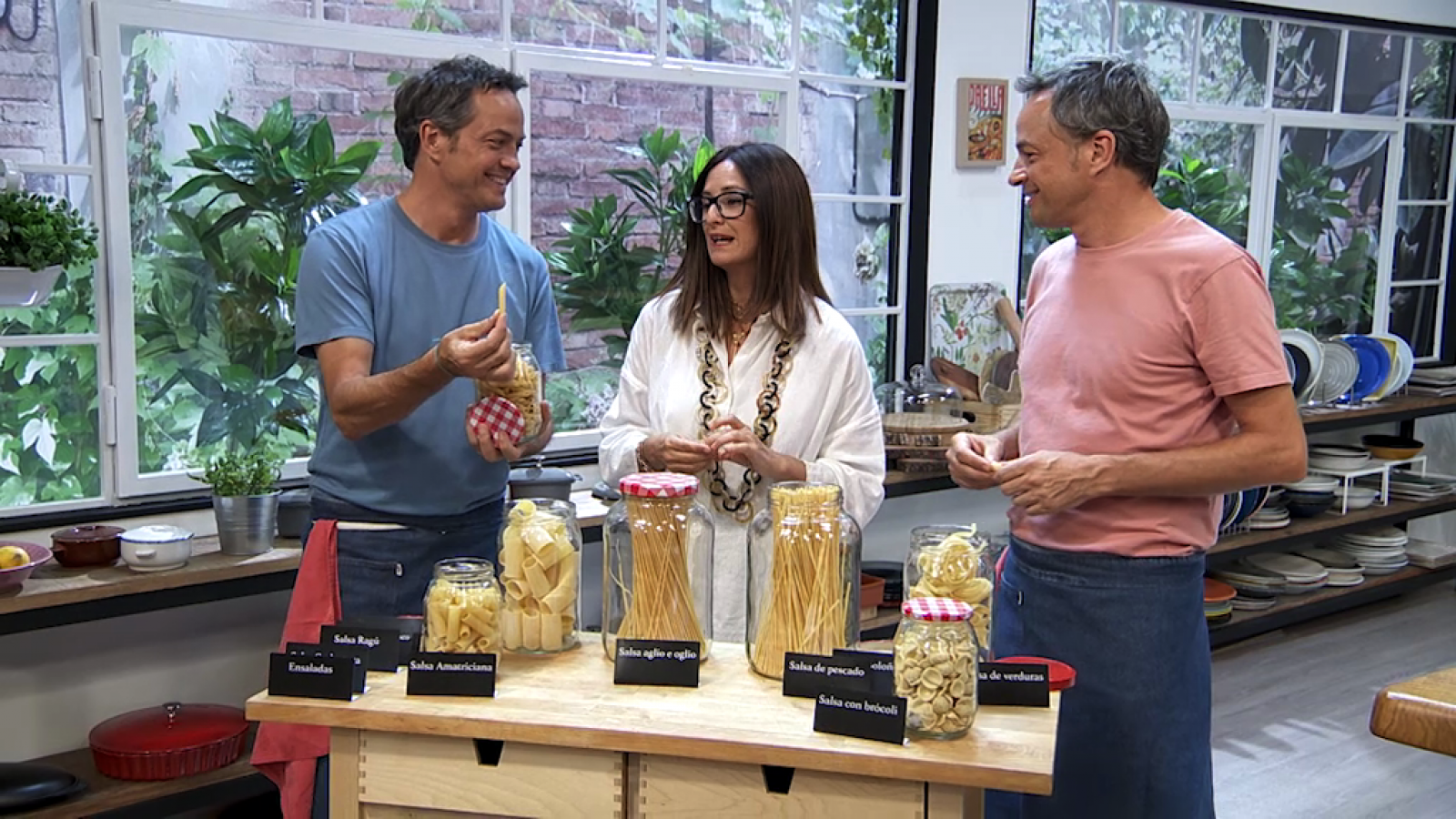 Torres en la cocina - Berenjena con pollo. Bucatini alla norma - ver ahora