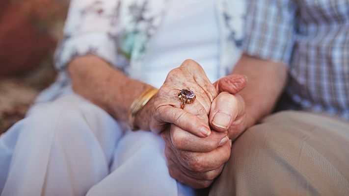 Un matrimonio de mas de 70 años lleva durmiendo dos noches en un parque tras su desahucio