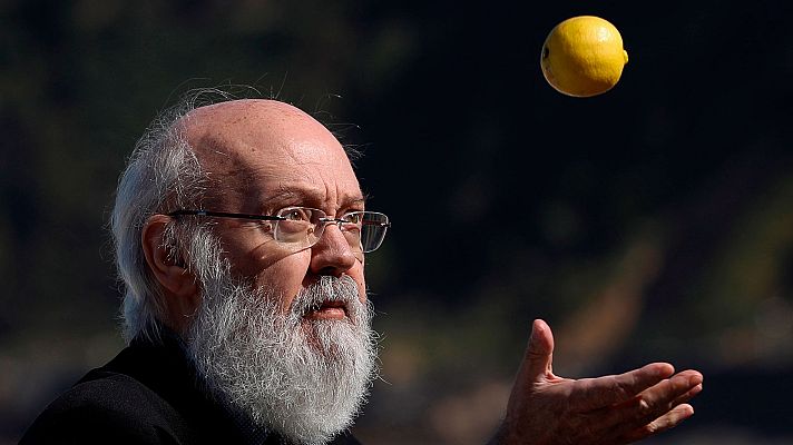 Telediario 1 - 'Tiempo después', el surrealismo patrio de José Luis Cuerda