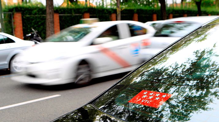 Telediario 1 - Las VTC ofrecen traslados gratuitos como medida de protesta