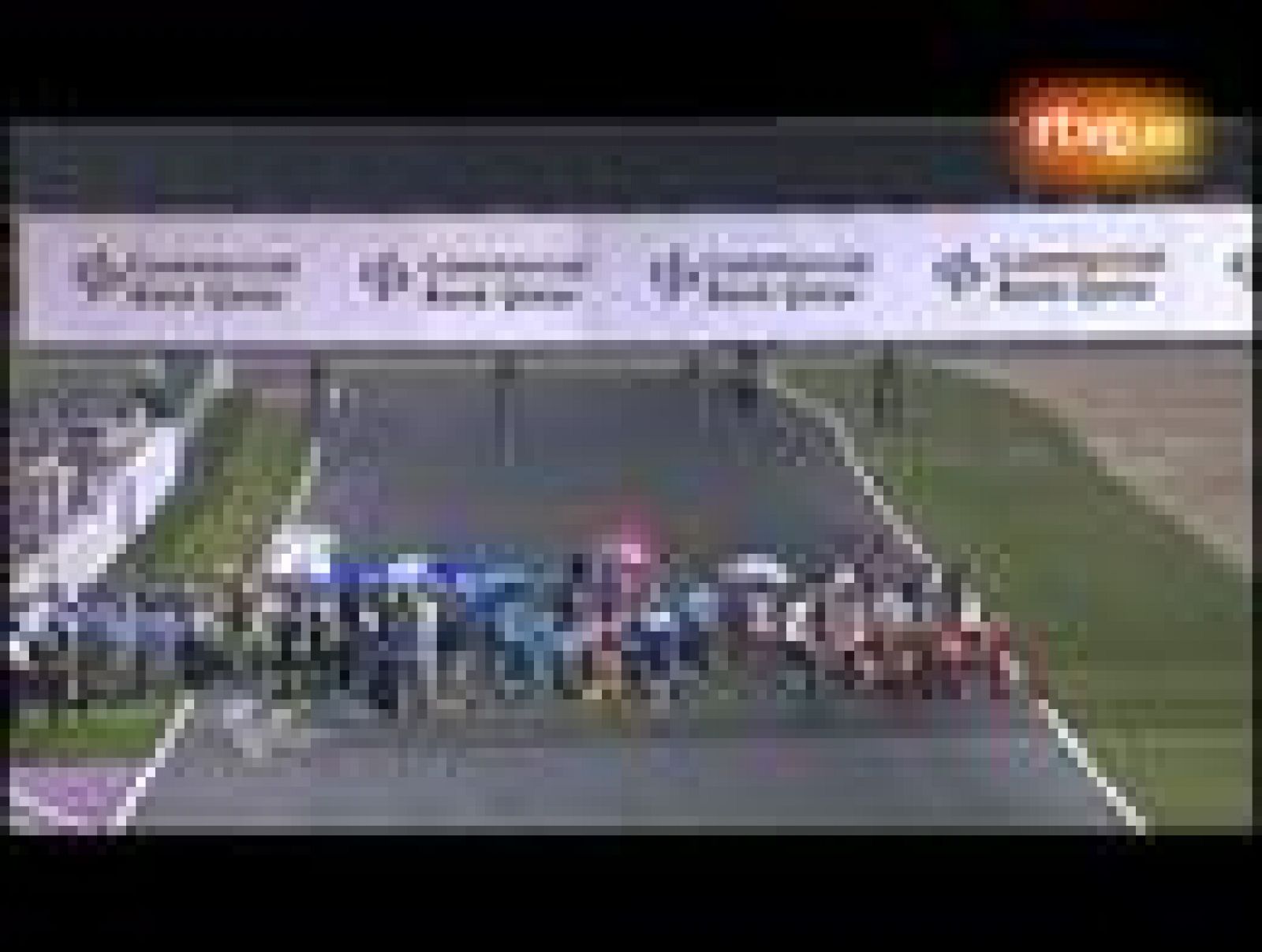 La carrera de MotoGP se ha aplazado al lunes debido a la lluvia.