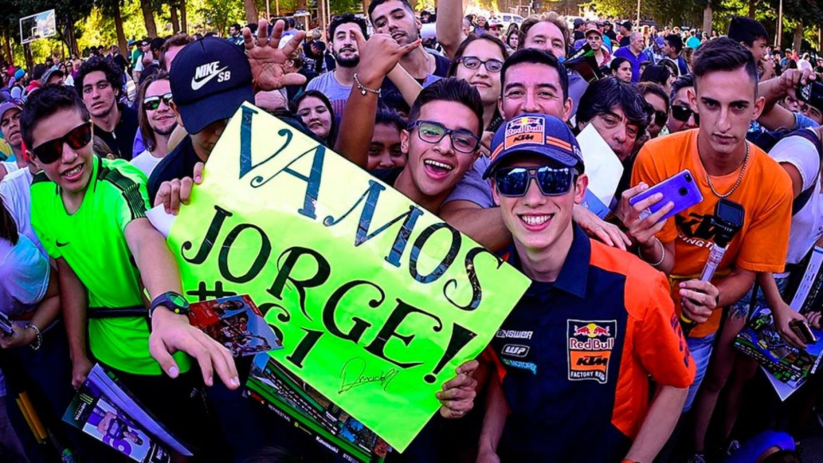 Jorge Prado celebra su flamante mundial de motocross en 'Box TDP' - Motociclismo | Ver