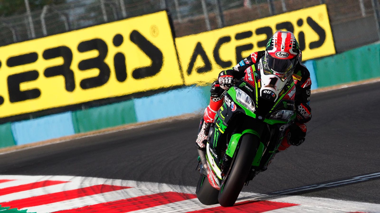 WorldSBK 2018. Una vuelta 'a bordo' de la superbike en Magny Cours | Ver