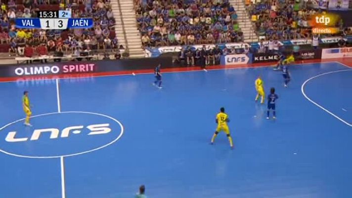  - Manu García anota el 2-3 para el Valdepeñas