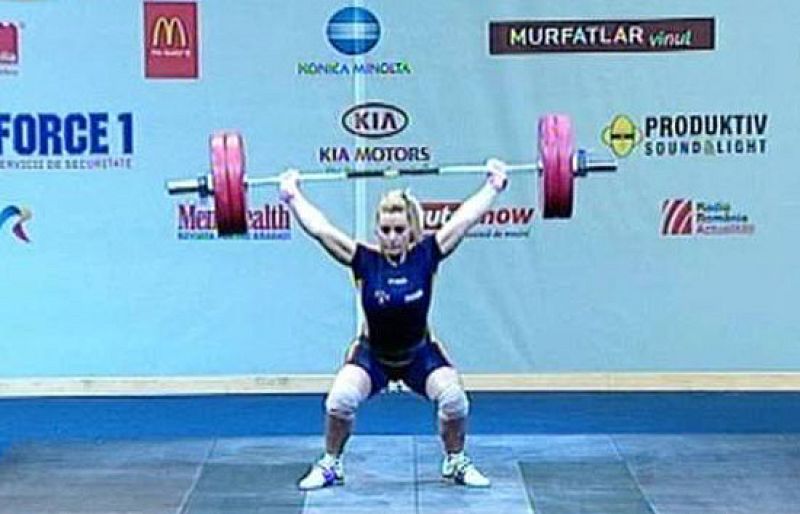 Lydia Valentín consigue un bronce en halterofilia en el europeo de Budapest.