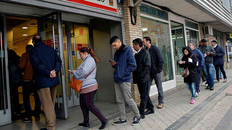 Se incrementa el desempleo de los jóvenes menores de 25 años en 22.765 personas.