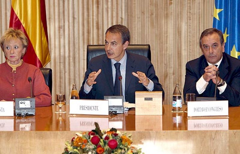 El presidente del Gobierno, José Luis Rodríguez Zapatero, ha comparecido ante diputados y senadores socialistas y ha desgranado los retos de futuro que se plantea ante el segundo año de legislatura.