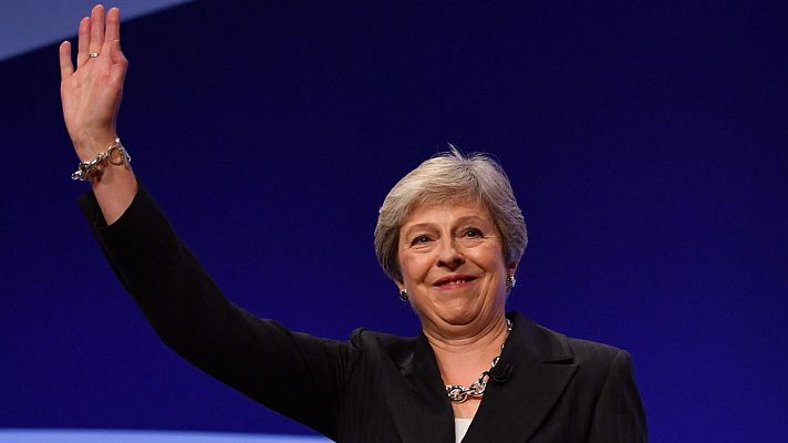 Telediario 1 - May pide unidad a los conservadores para cerrar el paso a un segundo referéndum sobre el 'Brexit'