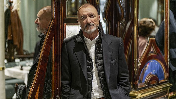 Reverte presenta su libro 'Sabotaje' en París