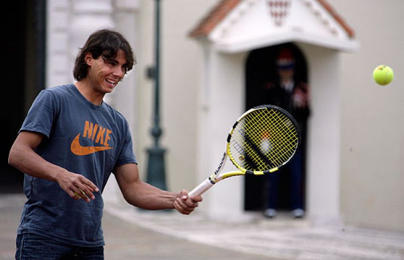 Rafa Nadal vuelve a su superficie preferida, la tierra batida. 
