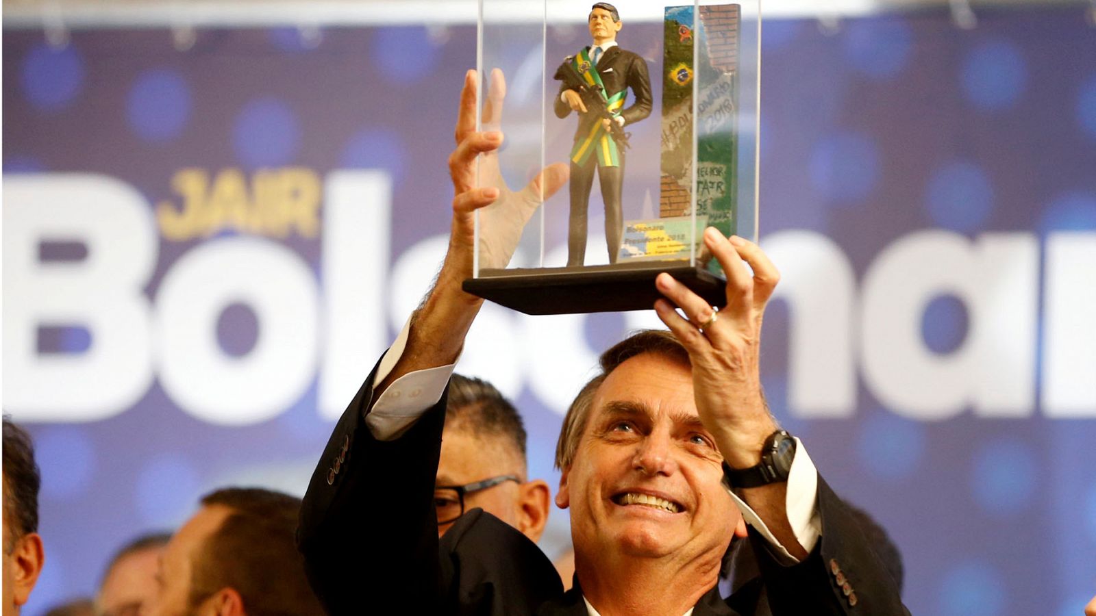 Telediario 1: Bolsonaro lidera los sondeos de las elecciones en Brasil | RTVE Play