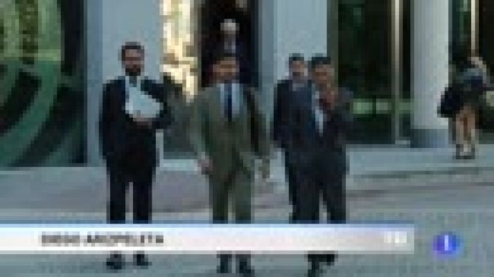 Telediario 1 - La disputa entre sindicatos complica la negociación del primer convenio de fútbol femenino