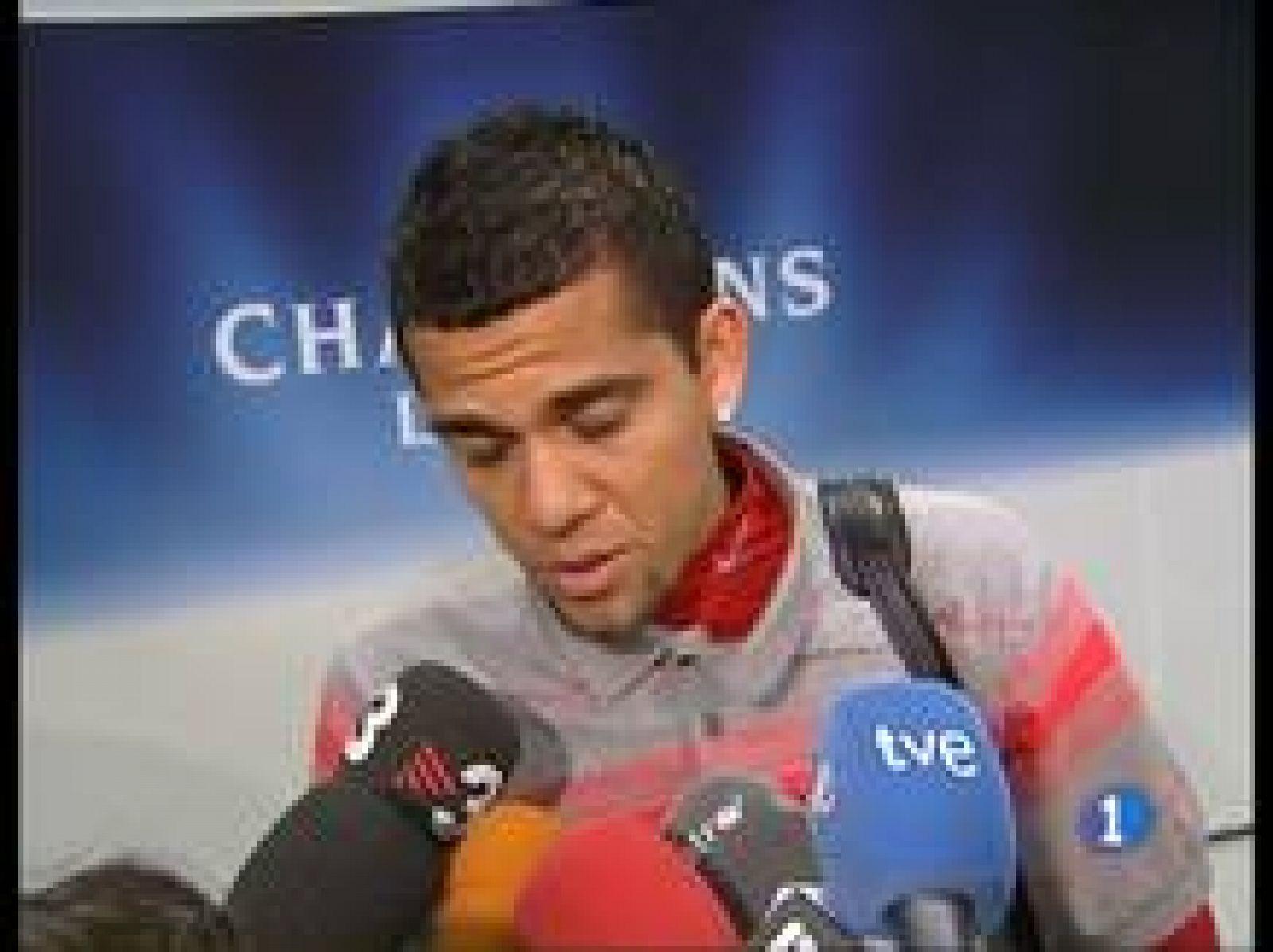 Alves: 'Con humildad ganaremos títulos' - Champions League | Ver