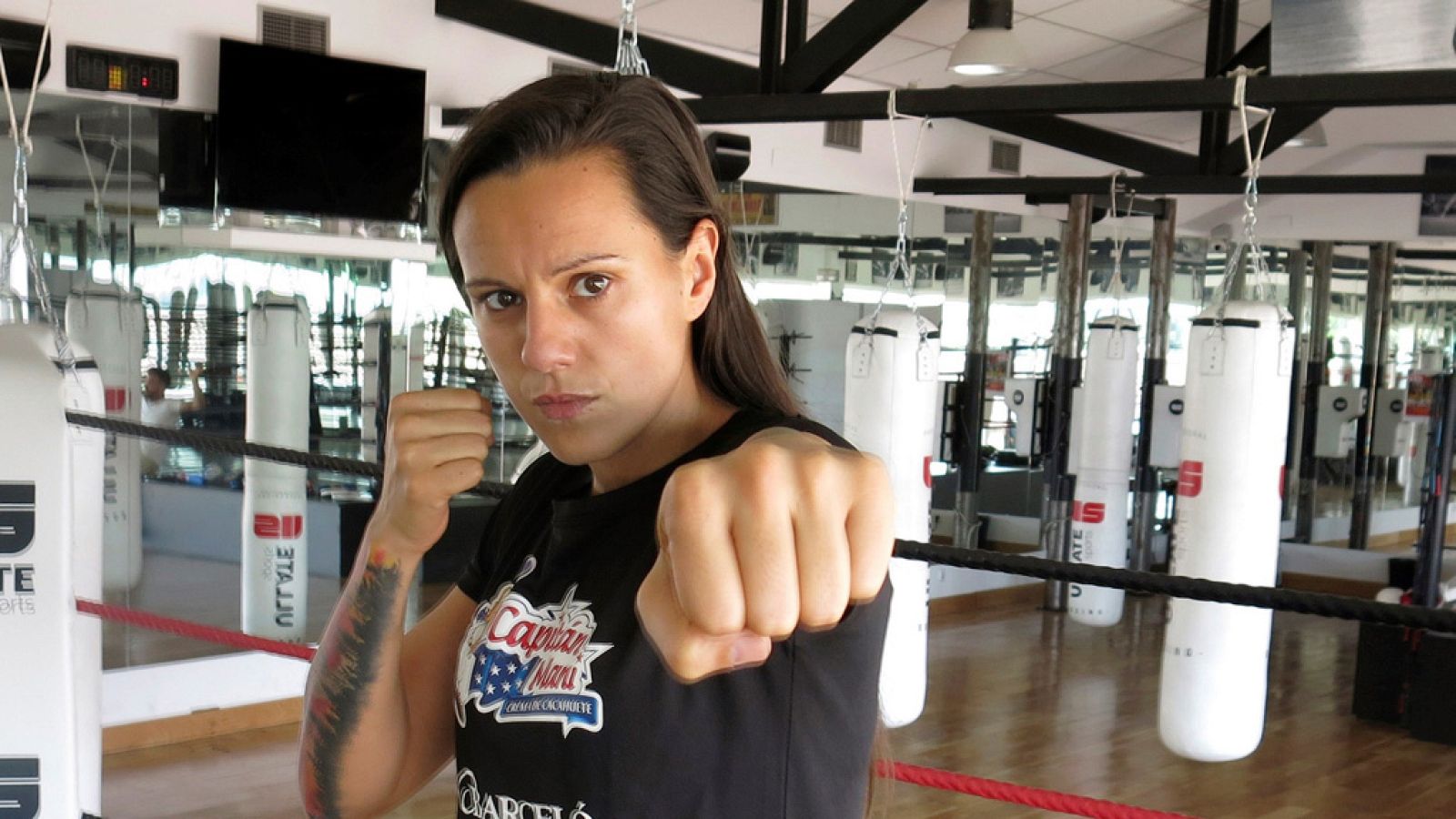 La boxeadora Joana Pastrana retiene su título mundial | Ver