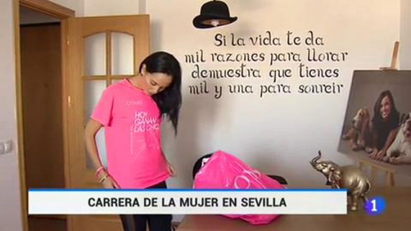 Más de 10.000 mujeres se han sumado a la marea rosa en la capital hispalense