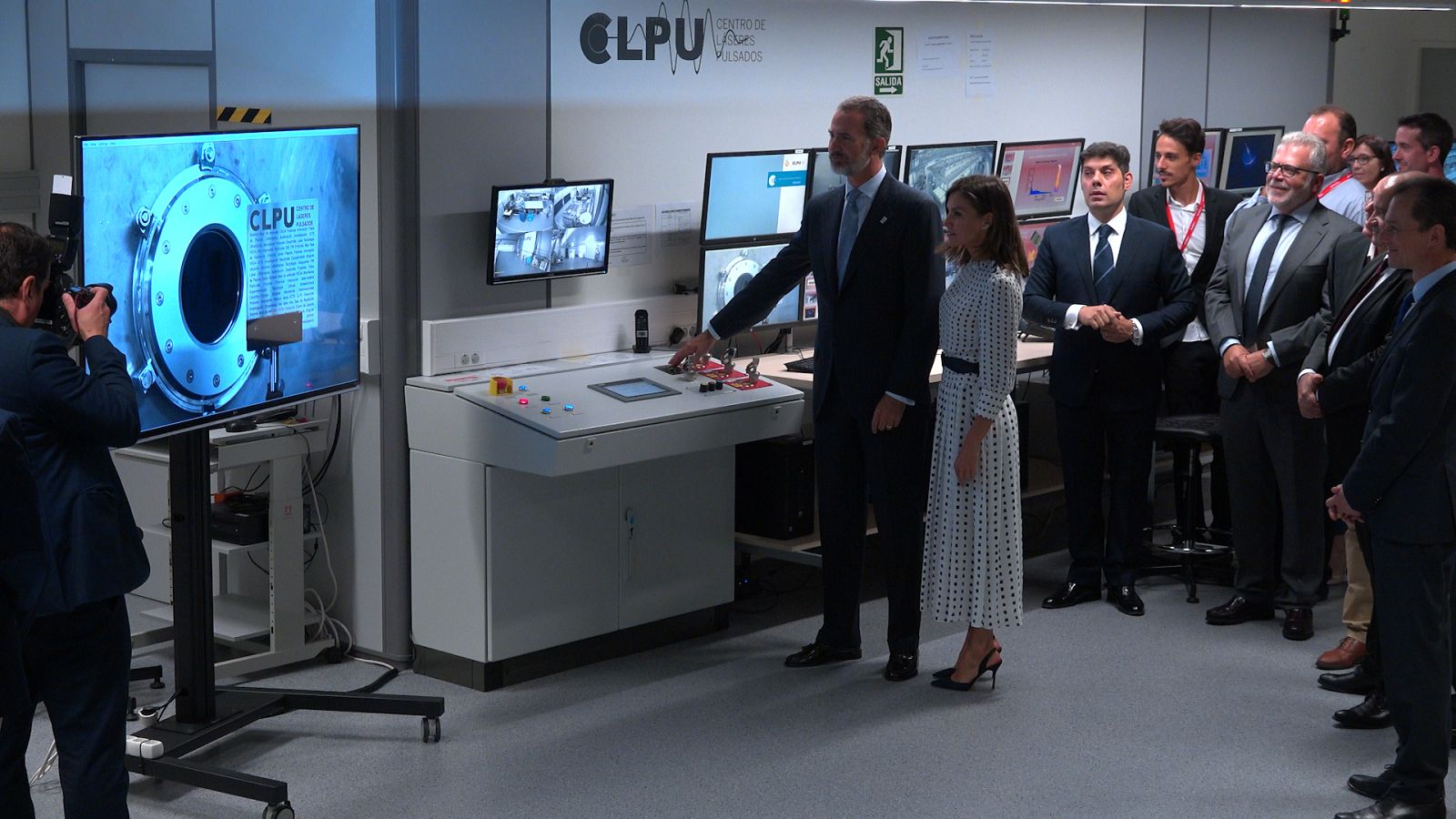 Los reyes arrancan en Salamanca el láser de petavatio - 800 USAL | Ver