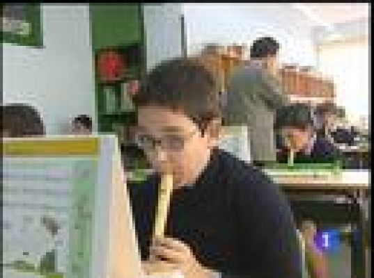  - Por discriminar a los alumnos