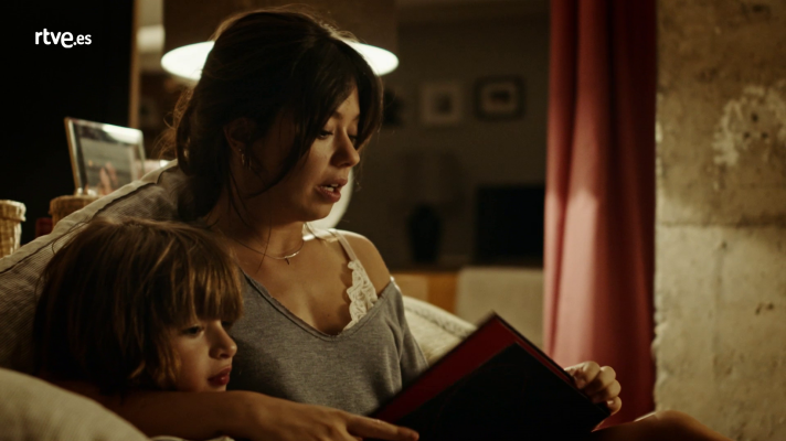 Estoy vivo - Susana descubre la leyenda del hilo rojo