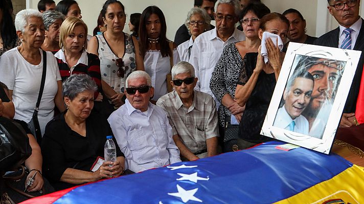 Familiares y allegados entierran al concejal venezolano Fernando Albán y piden explicaciones sobre su muerte