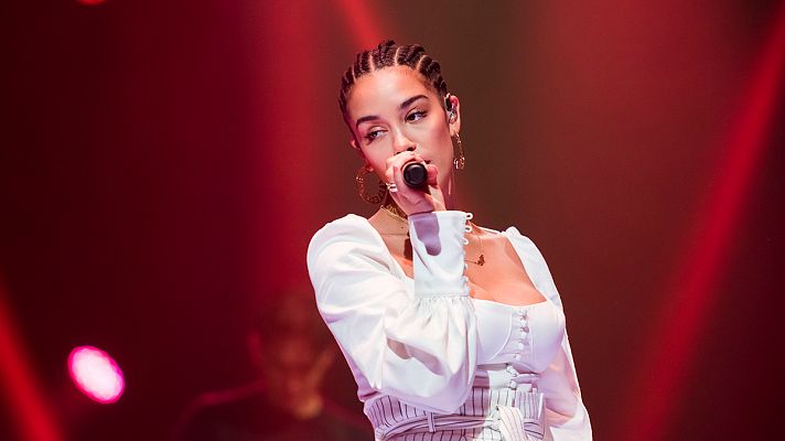 Jorja Smith - 'On My Mind' en directo