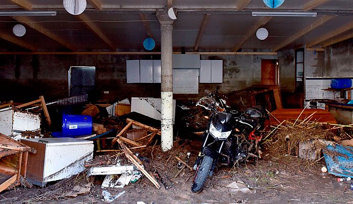 Telediario 1 - Diez personas han perdida la vida en la riada de Mallorca