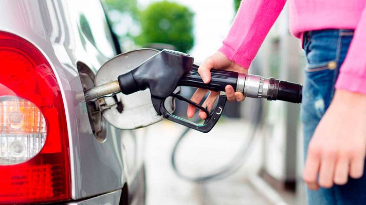 Nueva nomenclatura de los carburantes: adiós al "¿gasolina o diésel?"