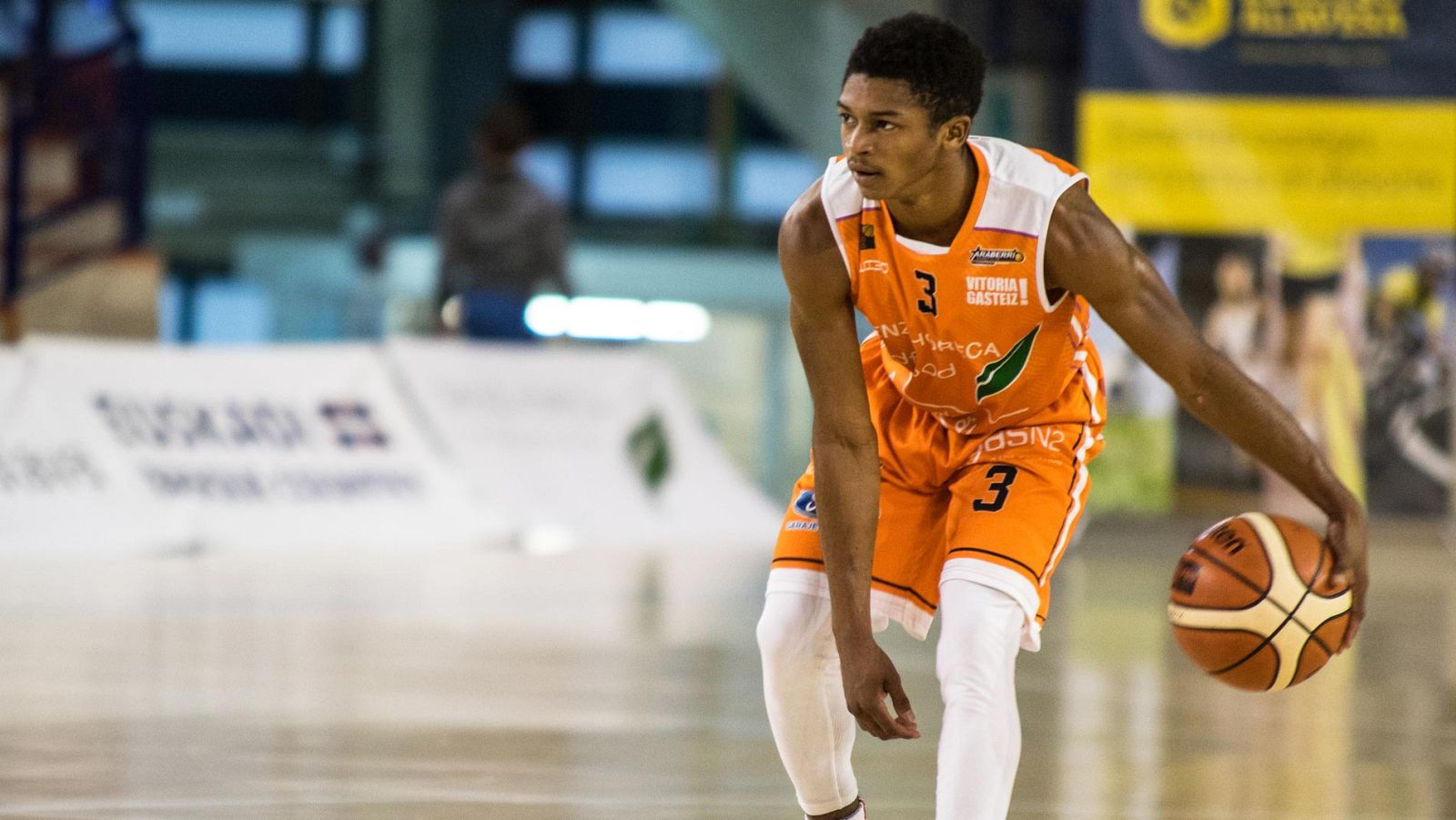 Junior Robinson, la sensación de la LEB con su 1,65 | Ver