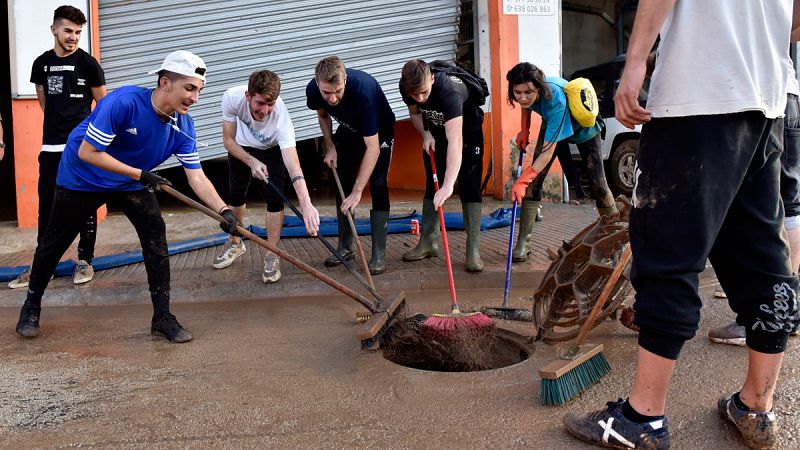 Los afectados por la riada de Mallorca intentan recuperar la normalidad