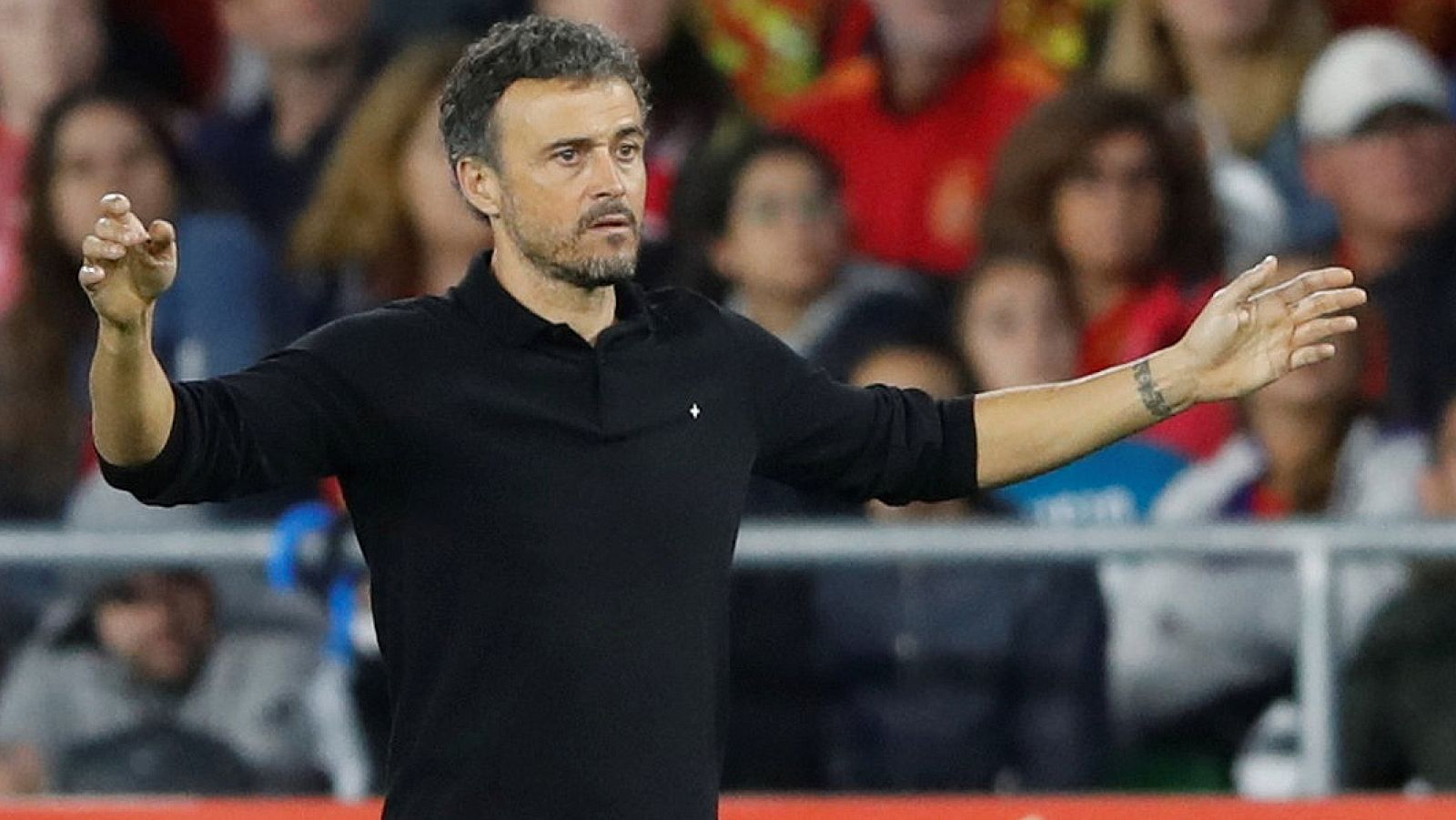 El seleccionador español, Luis Enrique Martínez, ha admitido que jugaron una primera parte "malísima" con "muchos errores" contra Inglaterra. Además, ha recordado que siguen dependiendo de sí mismos y que podrán lograr la clasificación en Croacia.