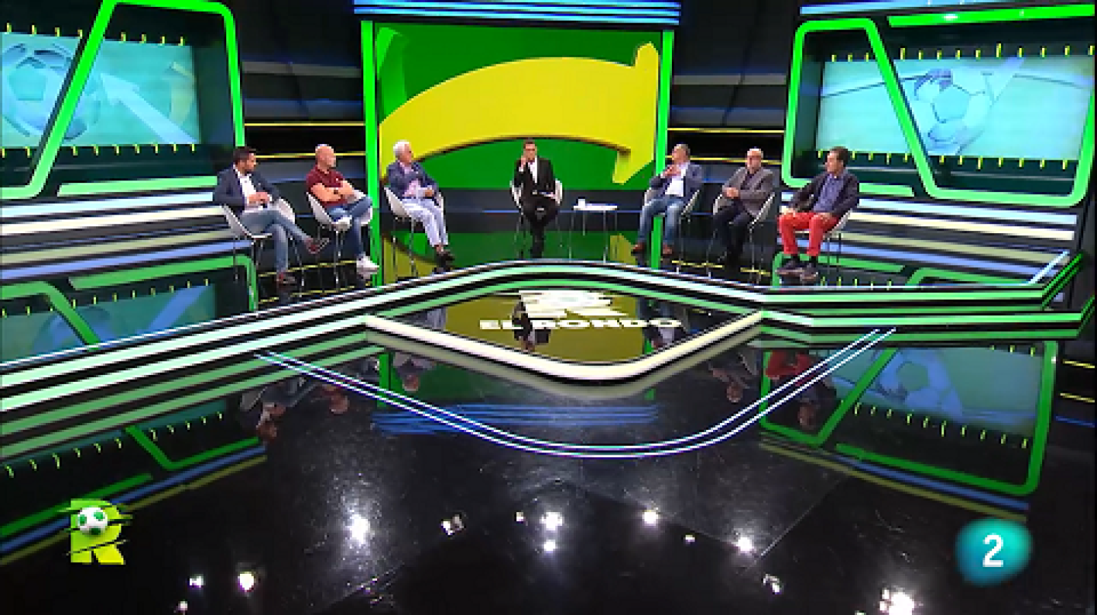 El Rondo - Maradona carrega contra Messi