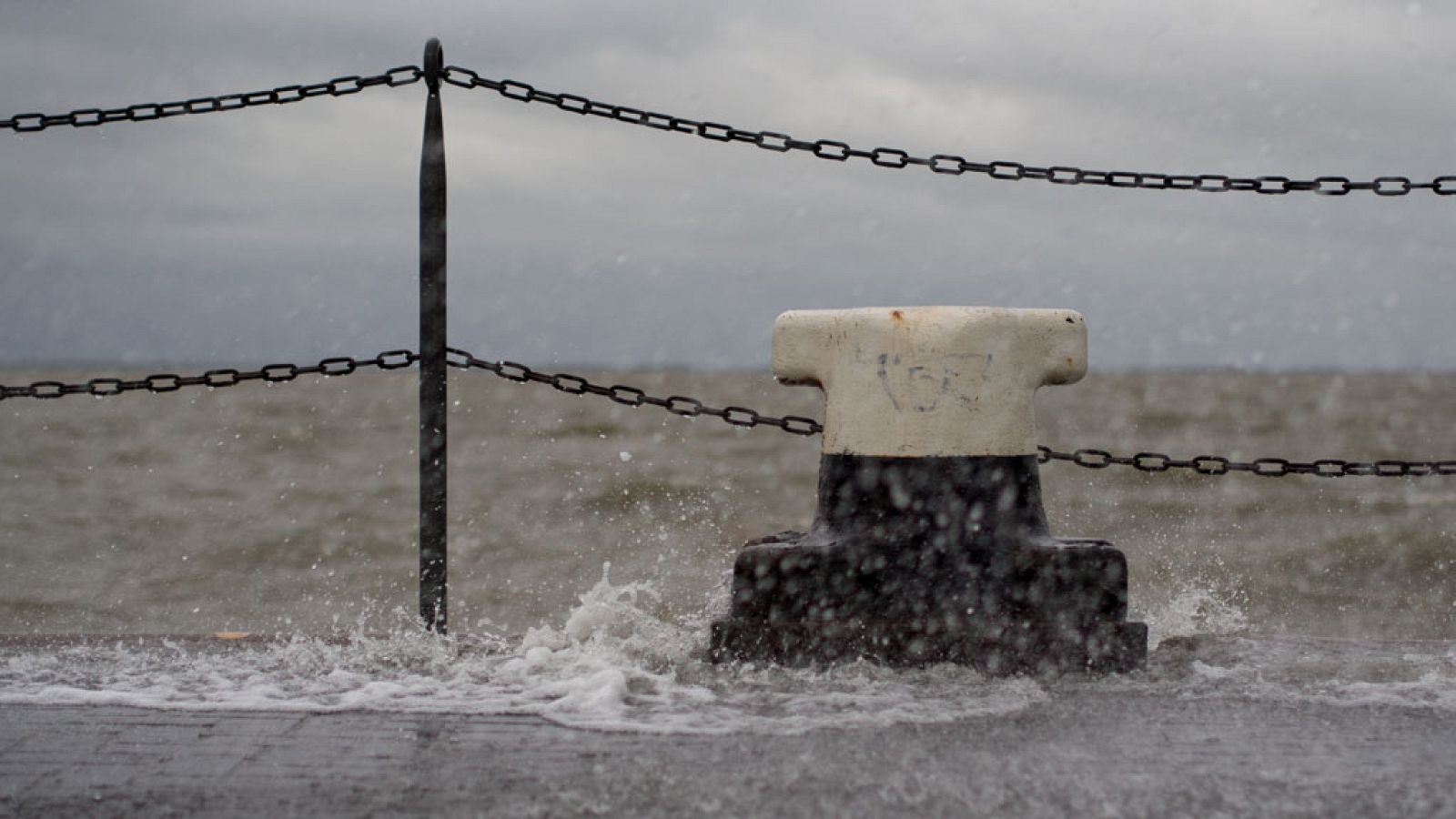 Chubascos persistentes fuertes en el este del país