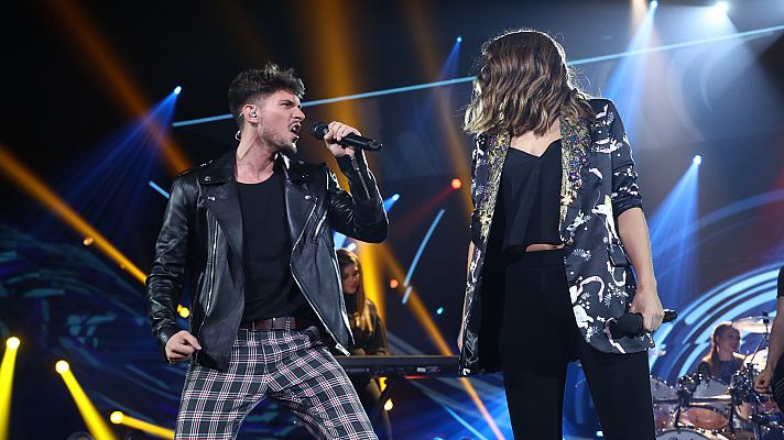 Carlos y Sabela cantan "Estrella polar"