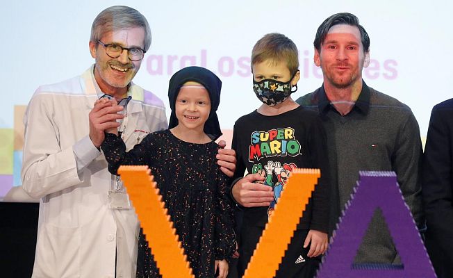 Telediario 1 - Messi, "feliz" por cumplir el sueño de contribuir a la lucha contra el cáncer