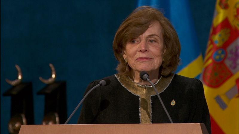 El mar es su vida y por ello el discurso de Sylvia Earle no podía ser otra cosa que un canto de amor hacia el océano. "Todos estamos conectados al mar", ha dicho la bióloga durante la entrega del Premio Princesa de Asturias de la Concordia 2018, un g