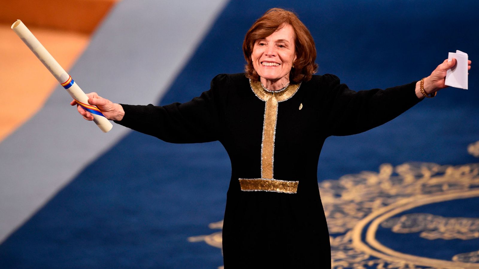 El mar es su vida y por ello el discurso de Sylvia Earle no podía ser otra cosa que un canto de amor hacia el océano. "Todos estamos conectados al mar", ha dicho la bióloga durante la entrega del Premio Princesa de Asturias de la Concordia 2018, un g