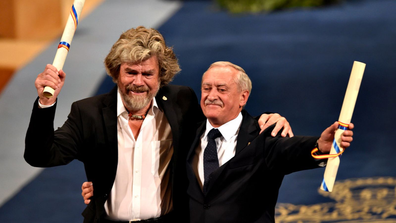 Los alpinistas Reinhold Messner y Krzysztof Wielicki han recibido  este viernes el Premio Princesa de Asturias de los Deportes 2018 "por  sus trayectorias deportivas insuperables y su contribución a la  historia del alpinismo", en la solemne ceremoni