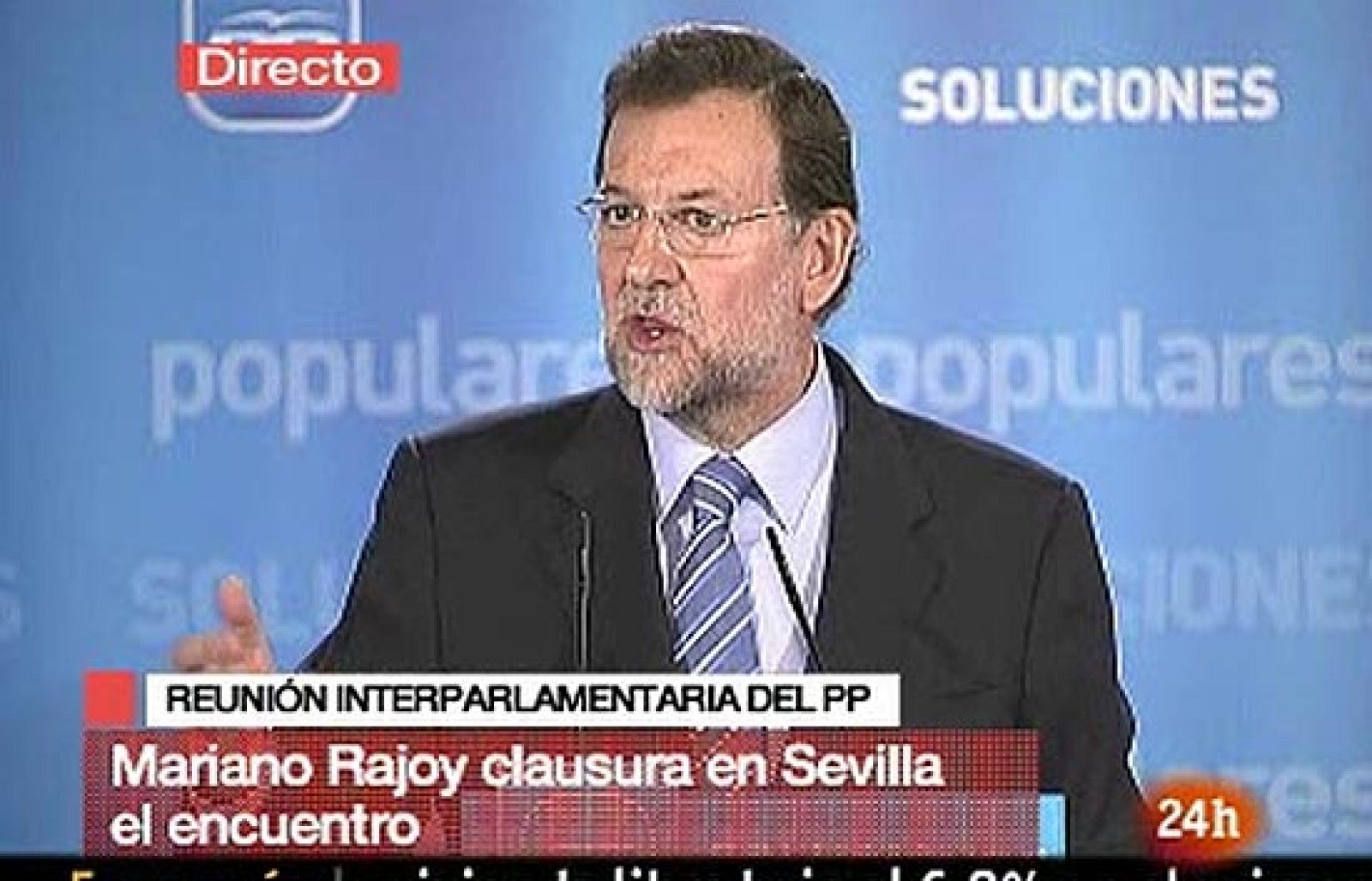 El líder del PP, Mariano Rajoy, ha pedido una reunión urgente del Pacto de Toledo para garantizar las pensiones y ha dicho que el PSOE "pone en duda las pensiones". 
