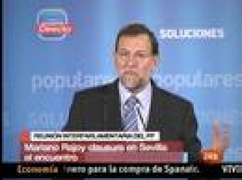 El líder del PP, Mariano Rajoy, ha pedido una reunión urgente del Pacto de Toledo para garantizar las pensiones y ha dicho que el PSOE "pone en duda las pensiones". 