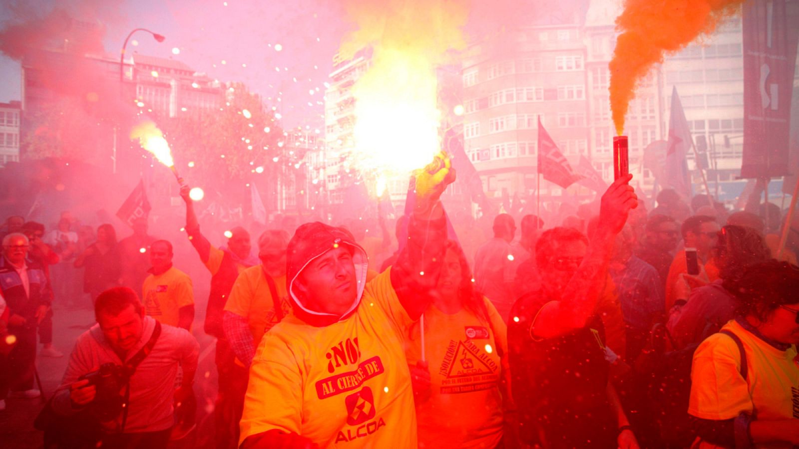 Manifestación en A Coruña contra el cierre de dos factorías de Alcoa