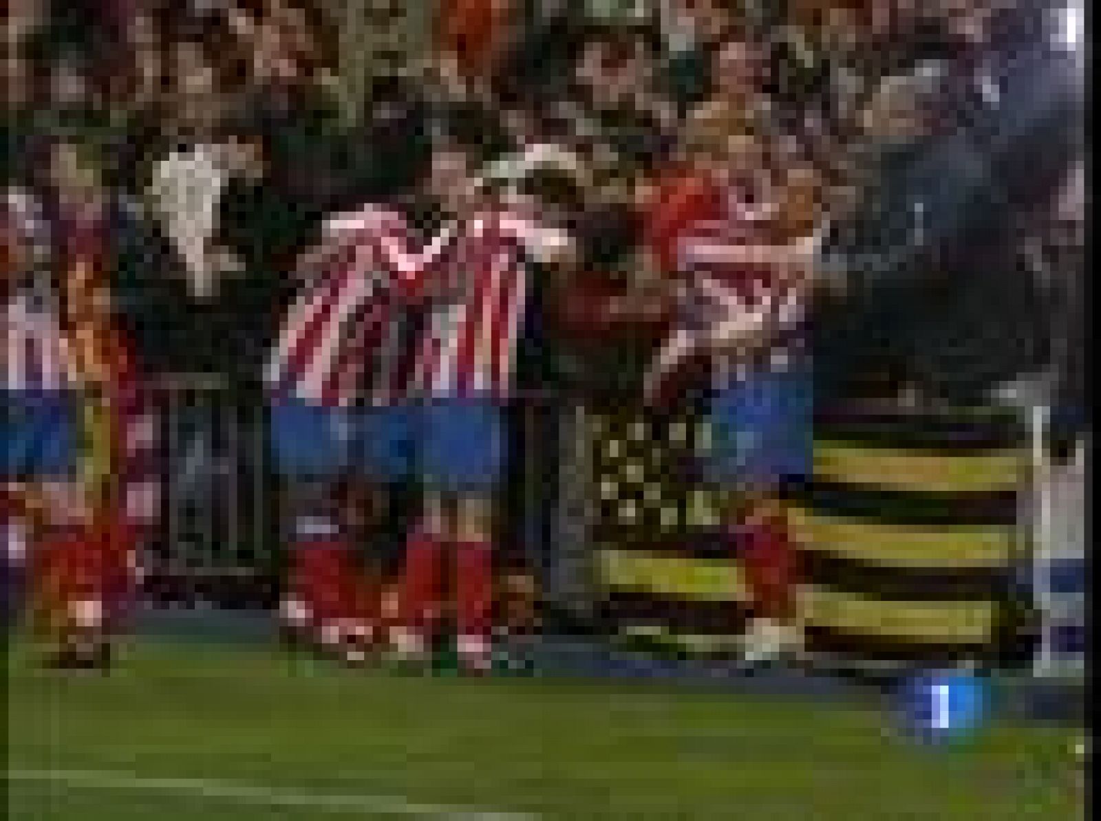 Los dirigentes del club rojiblanco no quieren que se vuelvan a repetir los cánticos contra los jugadores, para ello han creado otro de sus míticos anuncios para que afición y equipo sean uno.