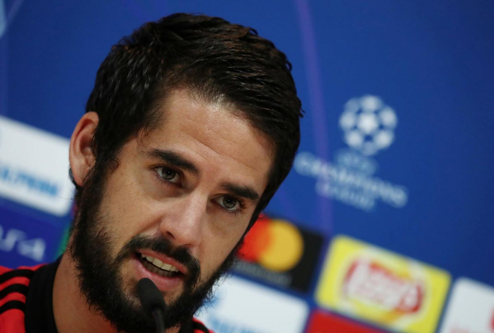 Isco: "Me parecería una locura echar a Lopetegui"